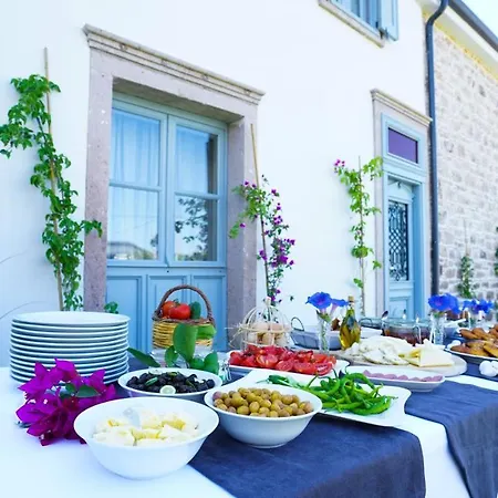 Oemer Aga Konagi 호텔 Cunda