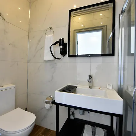 호텔 Oemer Aga Konagi 3*