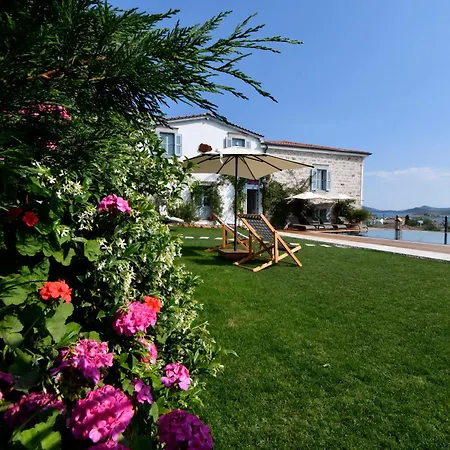 Oemer Aga Konagi 호텔 Cunda