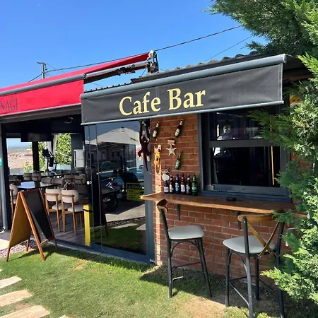 호텔 Oemer Aga Konagi