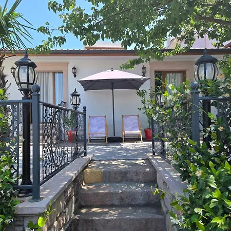 호텔 Oemer Aga Konagi 3*