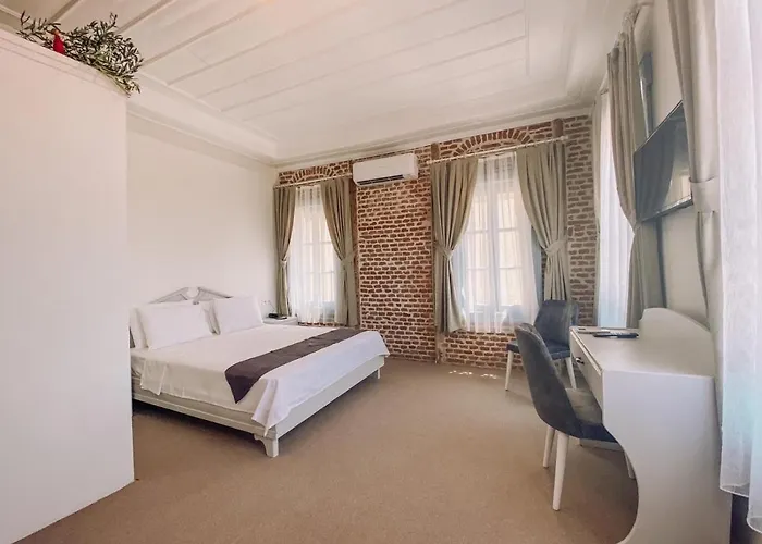 Oemer Aga Konagi 3* جوندا