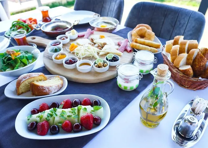 Oemer Aga Konagi 3* جوندا