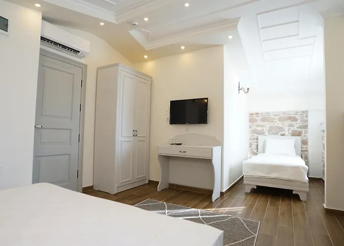 فندق Oemer Aga Konagi 3*