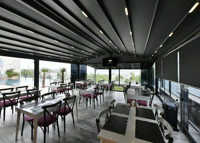 Oemer Aga Konagi 3* جوندا