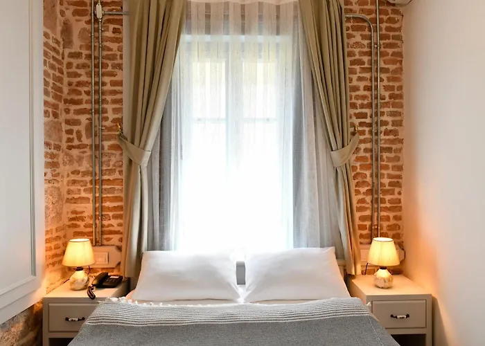 فندق Oemer Aga Konagi جوندا