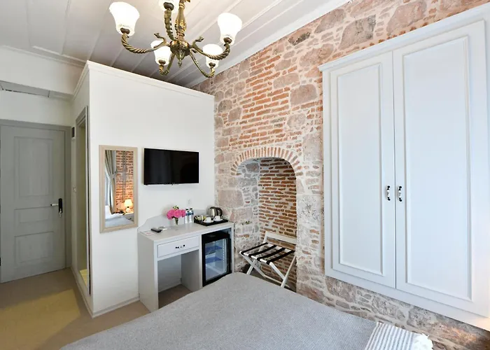 Oemer Aga Konagi 3* جوندا