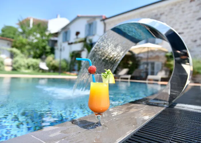 Oemer Aga Konagi فندق